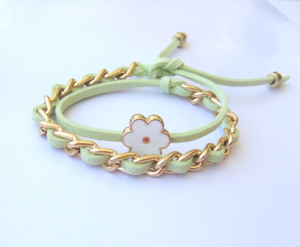 Gold chain double wrap daisy bracelet in lime green