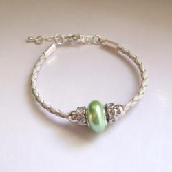 Mellow green shell pearl bracelet, minimal feminine gift