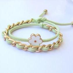 Gold chain double wrap daisy bracelet in lime green